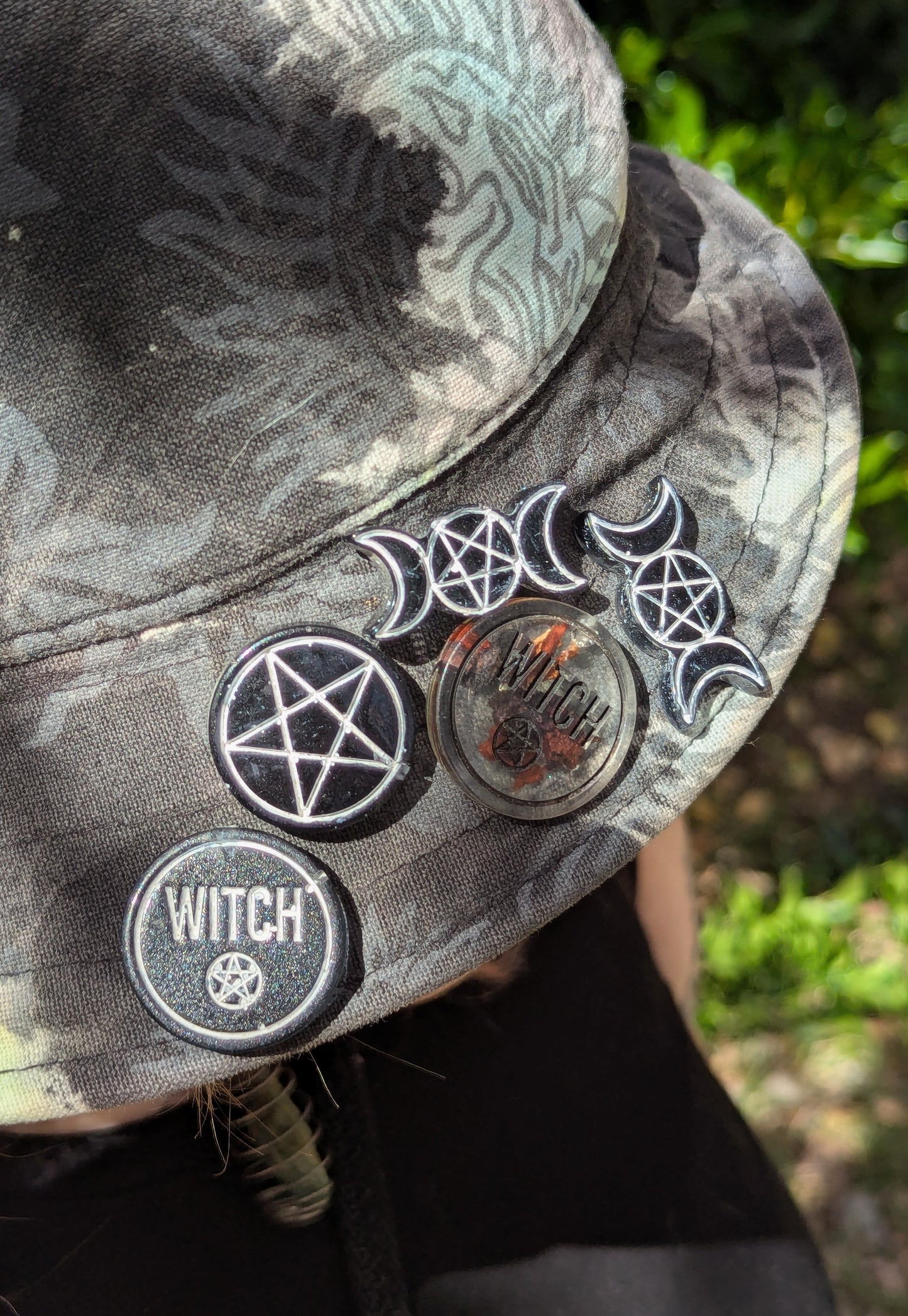 Resin Witch Pin 5pk