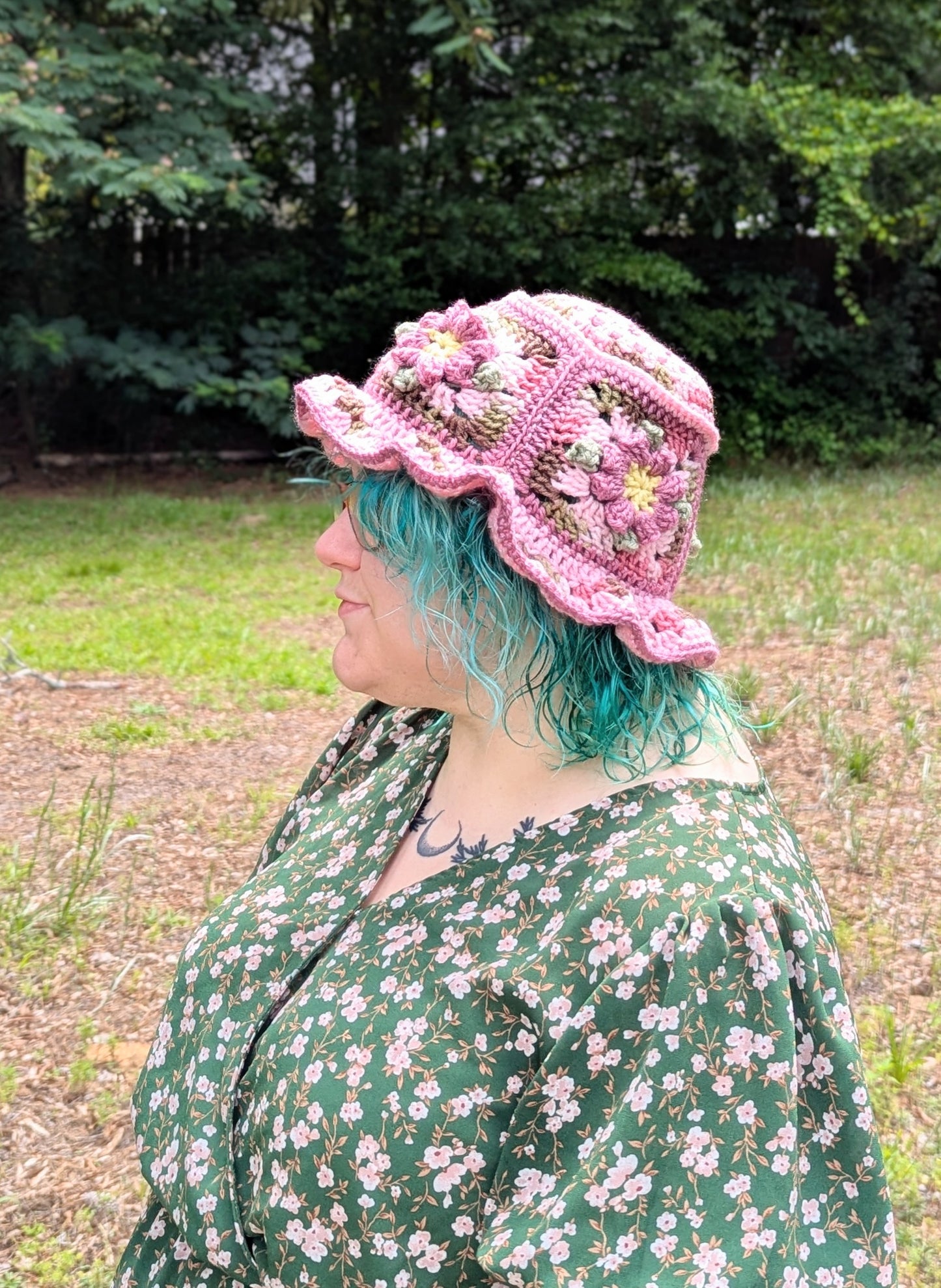 Into the Rose Garden Bucket Hat